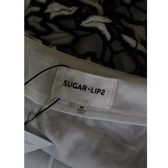 Sugar + Lips Daisy Lace Asymmetric Skirt - Picture 5 of 5